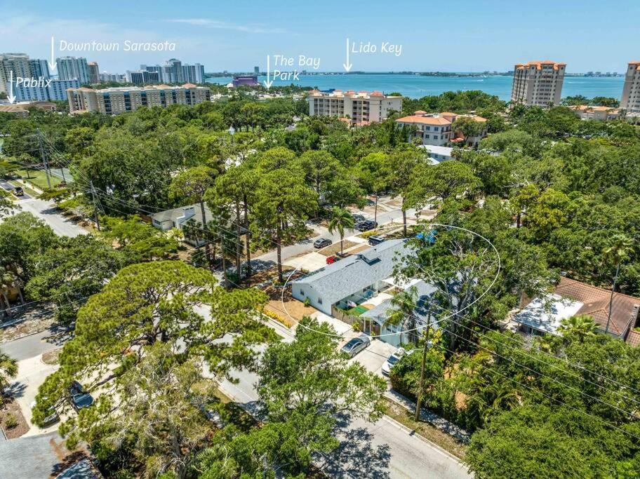 Coconut Cove Mid-Long Term Stays Available Walk To Downtown Trolly To Beaches Sarasota Dış mekan fotoğraf